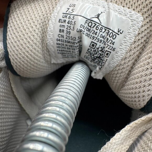 Size 7.5 Air Jordan 1 Oxidized Green White Mens Athletic Sneaker FQ7687-300 - Picture 9 of 10